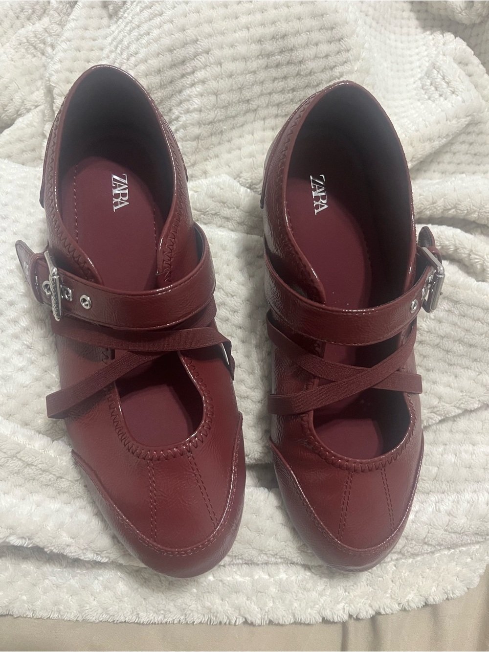 ZARA Burgundy Crisscross Mary Jane Flats with Buckle